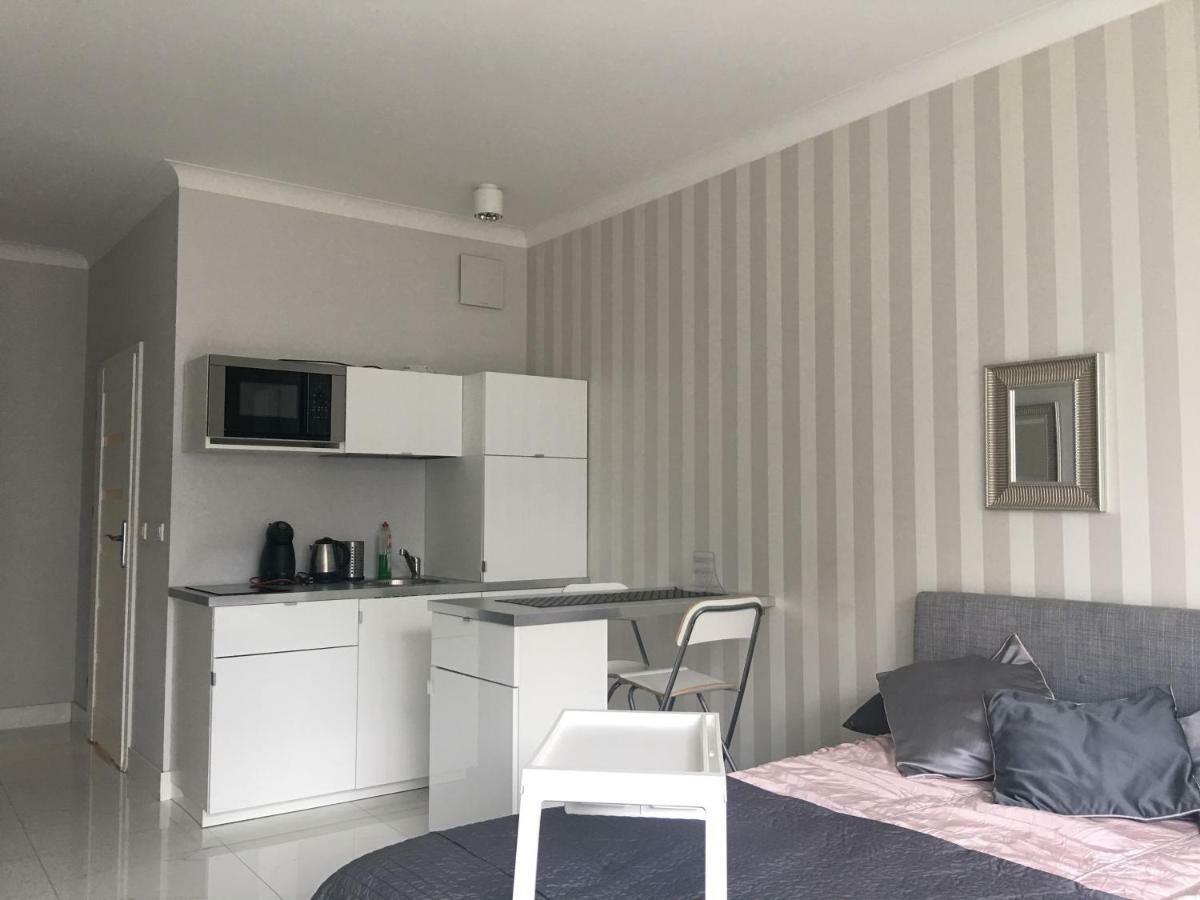 Studio Flat Triton Park Varsovia Exterior foto
